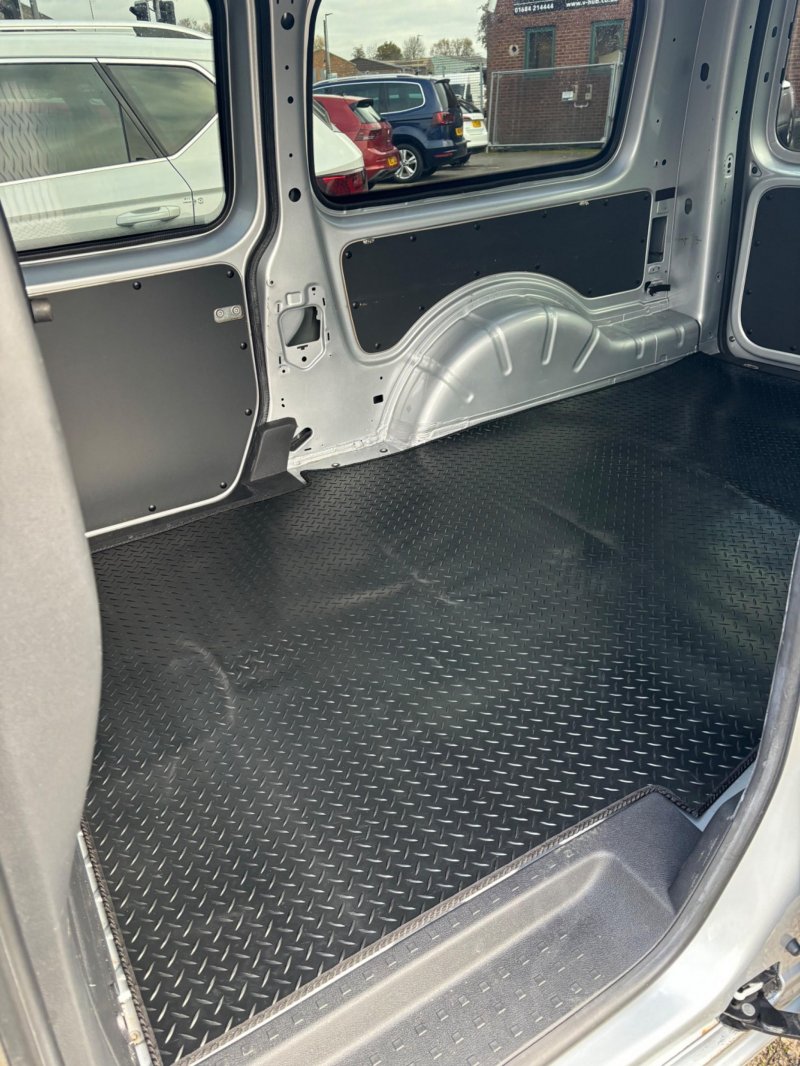 VOLKSWAGEN CADDY MAXI