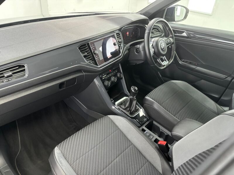 VOLKSWAGEN T-ROC