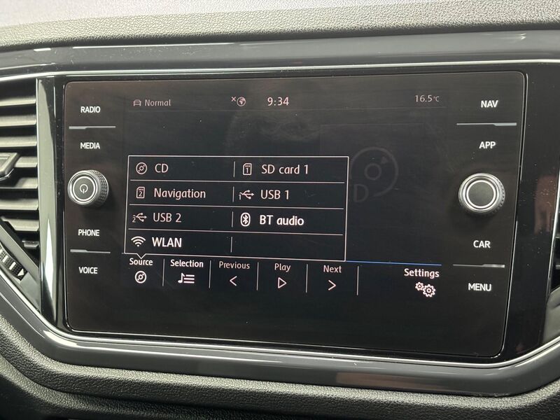 VOLKSWAGEN T-ROC