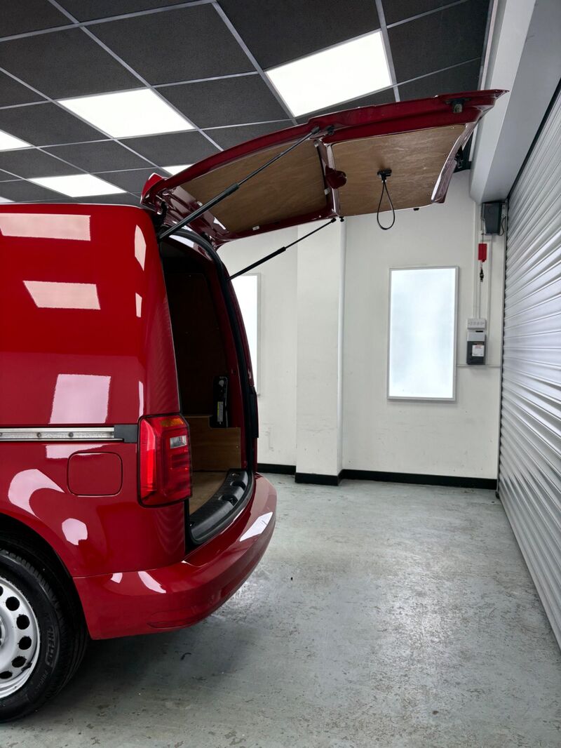 VOLKSWAGEN CADDY
