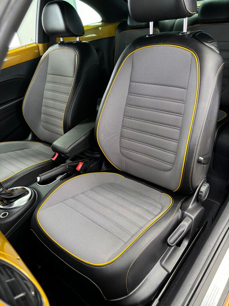 VOLKSWAGEN BEETLE