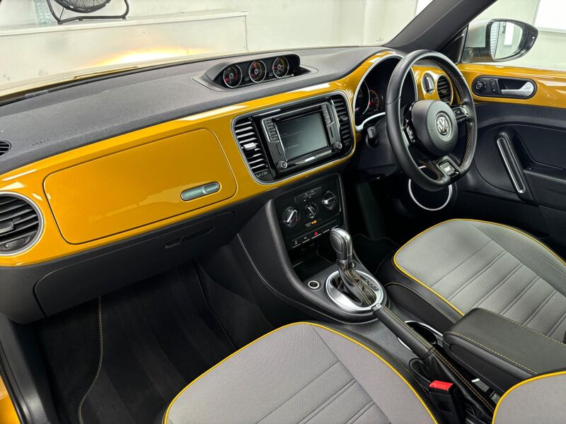 VOLKSWAGEN BEETLE