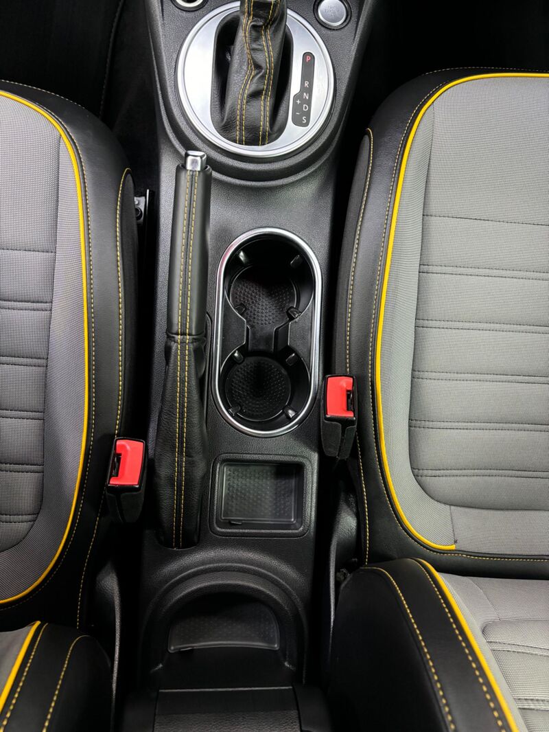 VOLKSWAGEN BEETLE