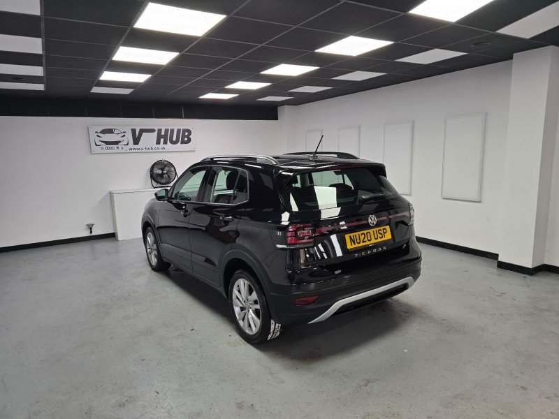 VOLKSWAGEN T-CROSS