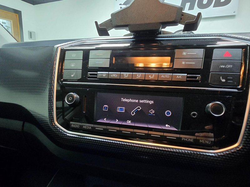 VOLKSWAGEN E-UP!