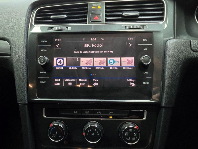 VOLKSWAGEN GOLF