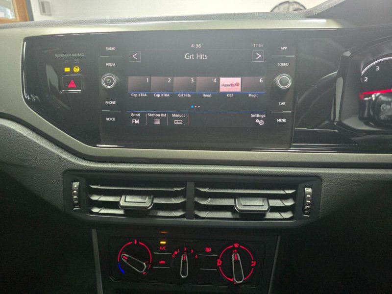 VOLKSWAGEN POLO