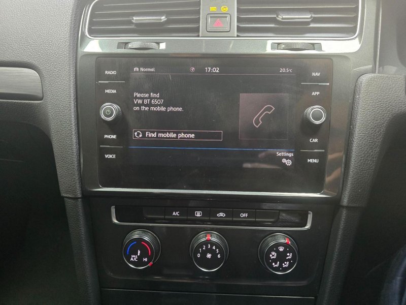 VOLKSWAGEN GOLF